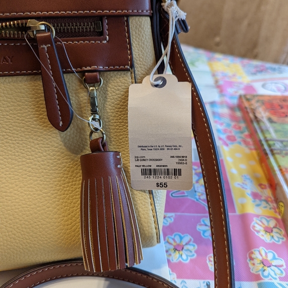 NWT St. John's Bay shoulder/crossbody bag. - Picture 6 of 7